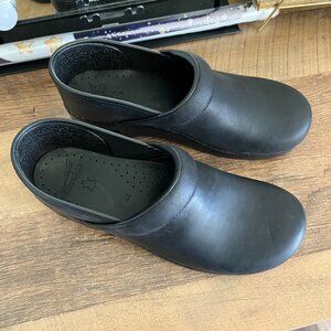 Dansko Shoes Size 44 US 11 Professional Oiled Clogs Mens Black Leather Slip-On